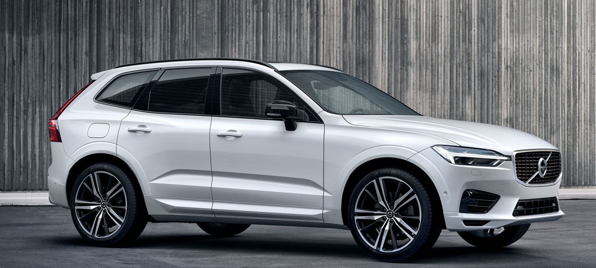 Volvo XC60 T6 AWD Recharge RDesign Expression